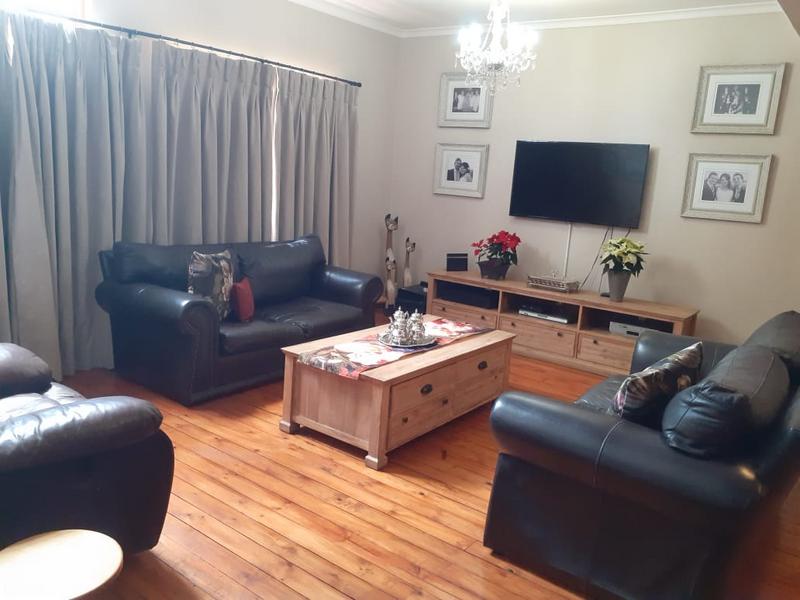 4 Bedroom Property for Sale in Albertinia Western Cape